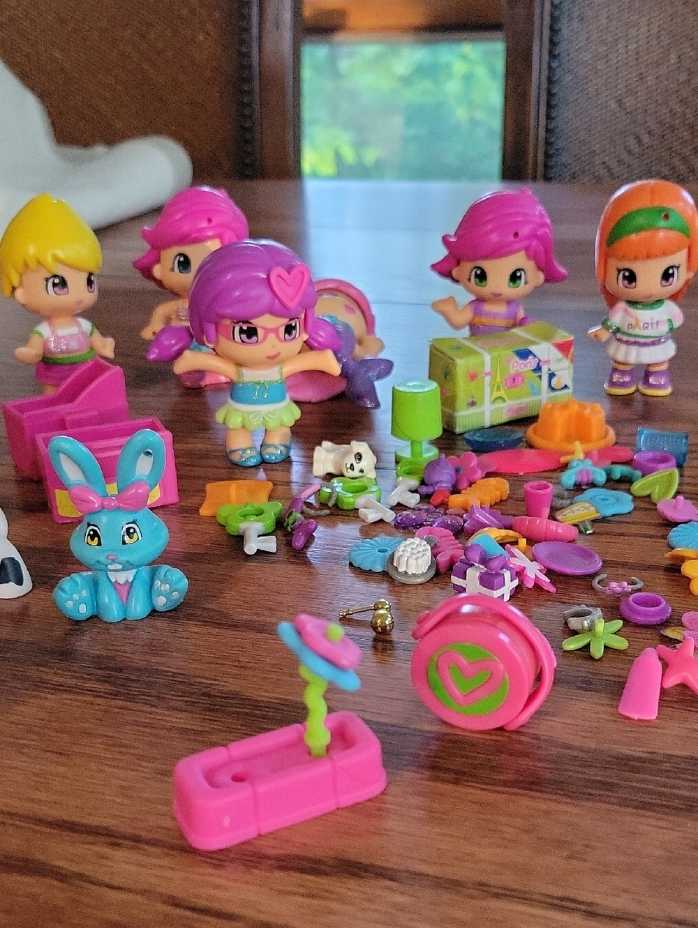 Huge Lot Of Famosa Pinypon 13 Dolls, 7 Pets, & Many Accessories - Picture 9 of 10